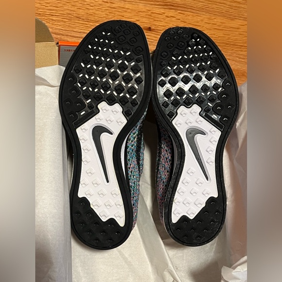 BNIB RARE Nike Flyknit Racer Multicolor Unisex Running Shoe Mens 4.5 Wmns 6 - Picture 3 of 8